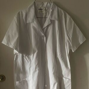 Size 46 Short Sleeve Fitted Laboratory Coat